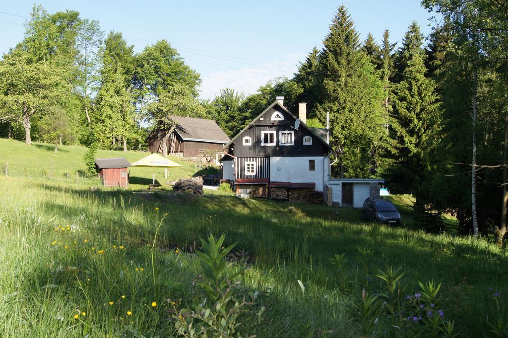 Na Slunecni Pohadkova Chaloupka Ve Sladke Dire Prichovice  Exterior photo