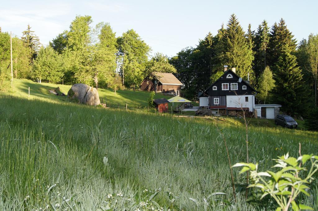 Na Slunecni Pohadkova Chaloupka Ve Sladke Dire Prichovice  Exterior photo